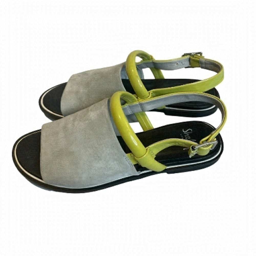 Grey Suede and Lime Trim Sandel💛🤍